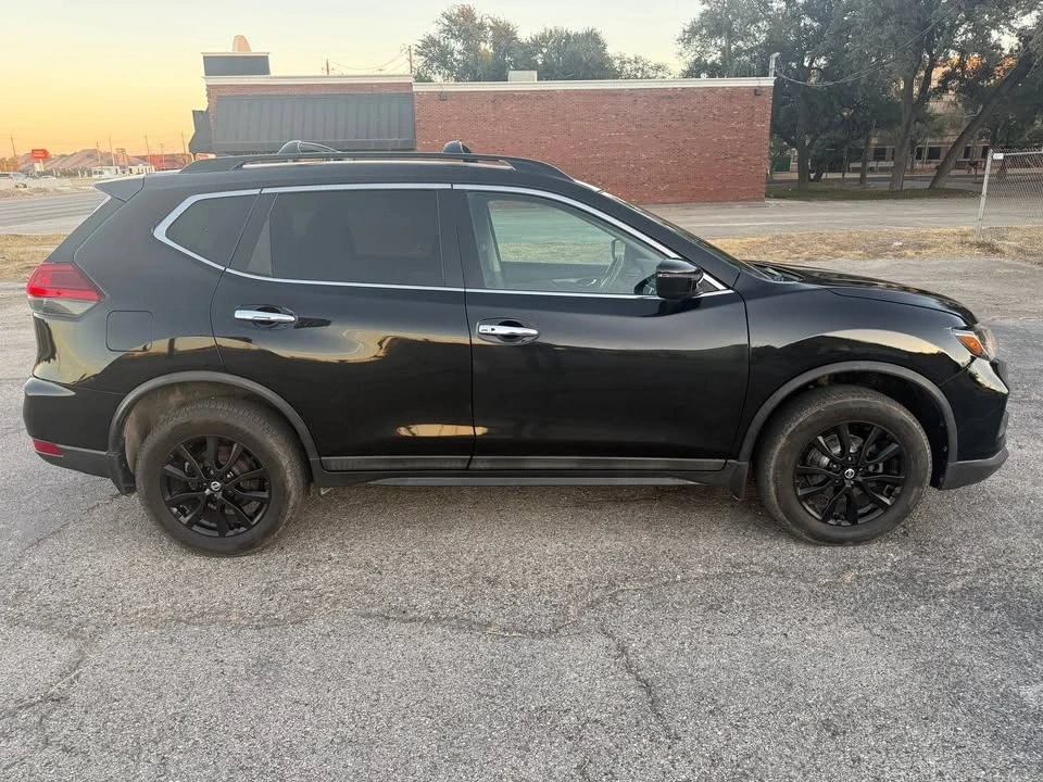 2017 Nissan Rogue - Image 5 of 19