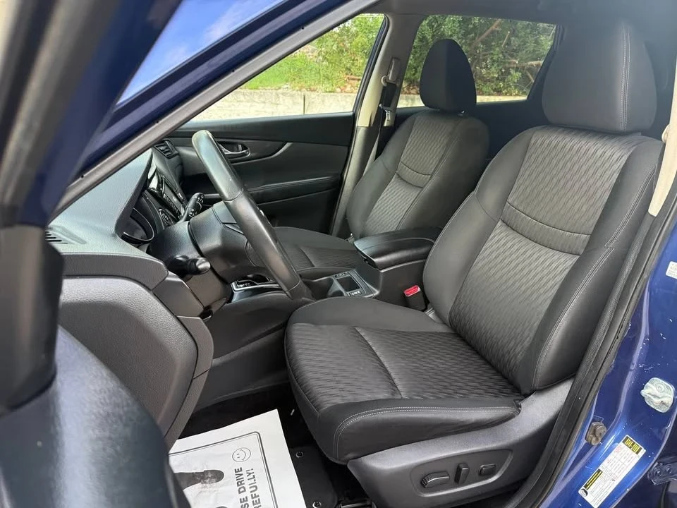 2017 Nissan Rogue - Image 9 of 19