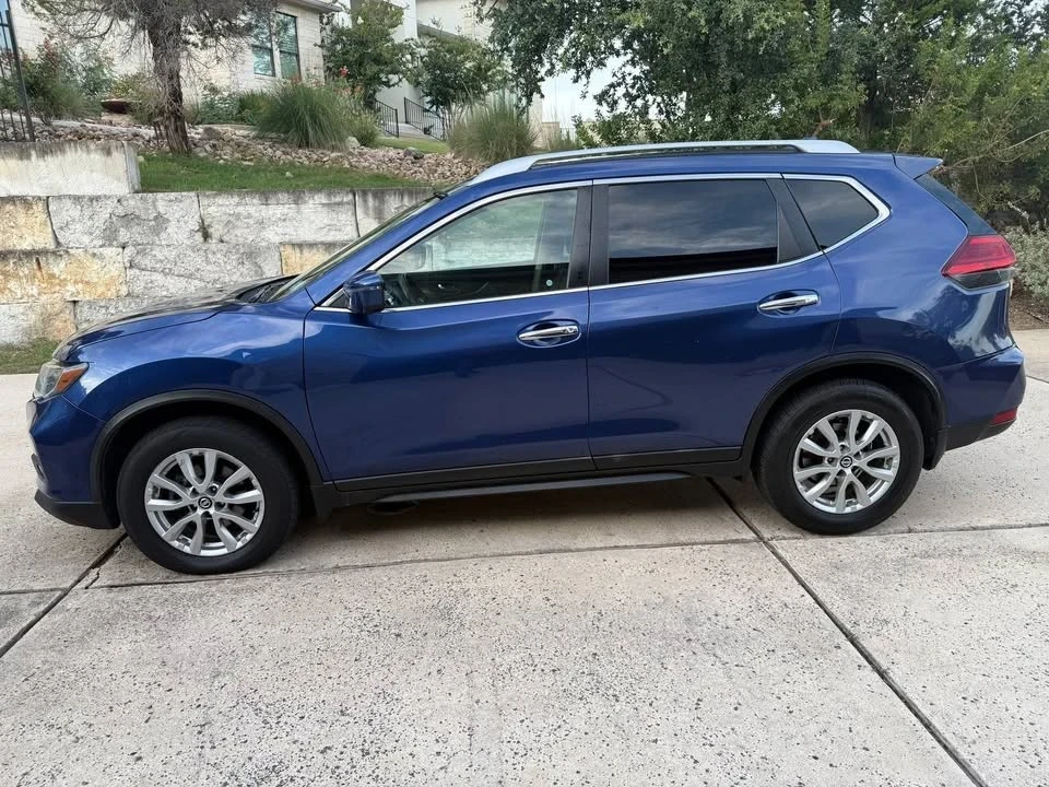 2017 Nissan Rogue - Image 3 of 19