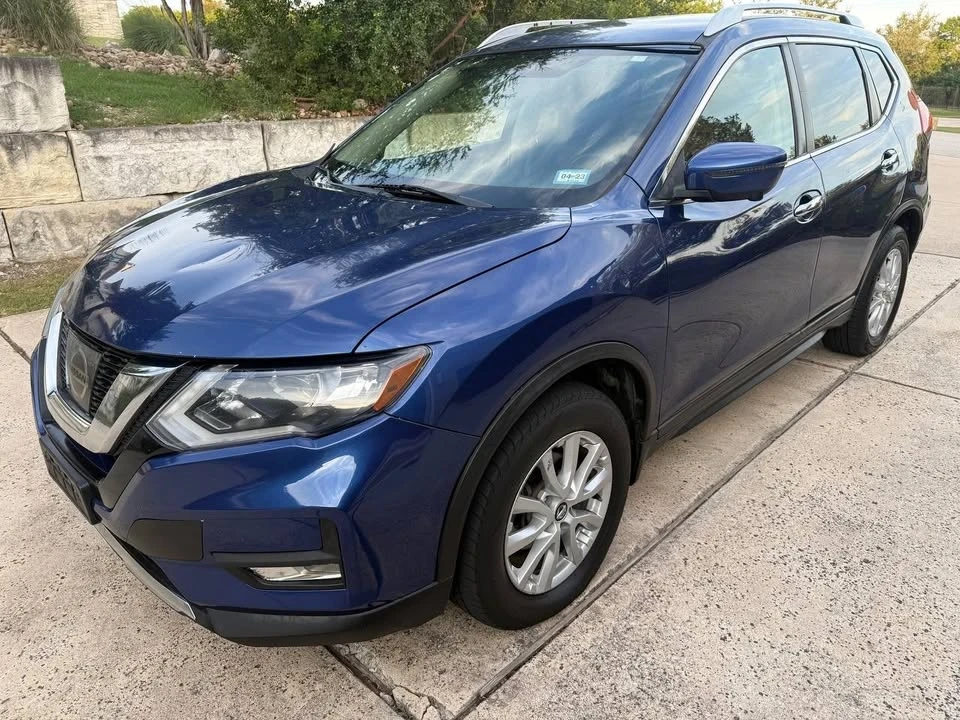 2017 Nissan Rogue - Image 2 of 19
