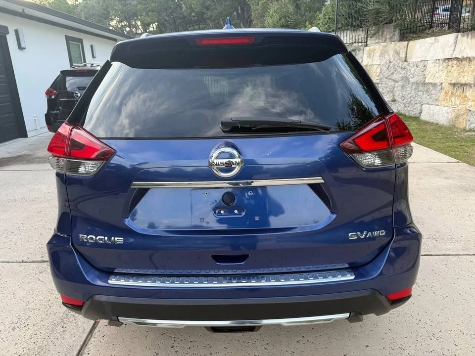 2017 Nissan Rogue - Image 6 of 19