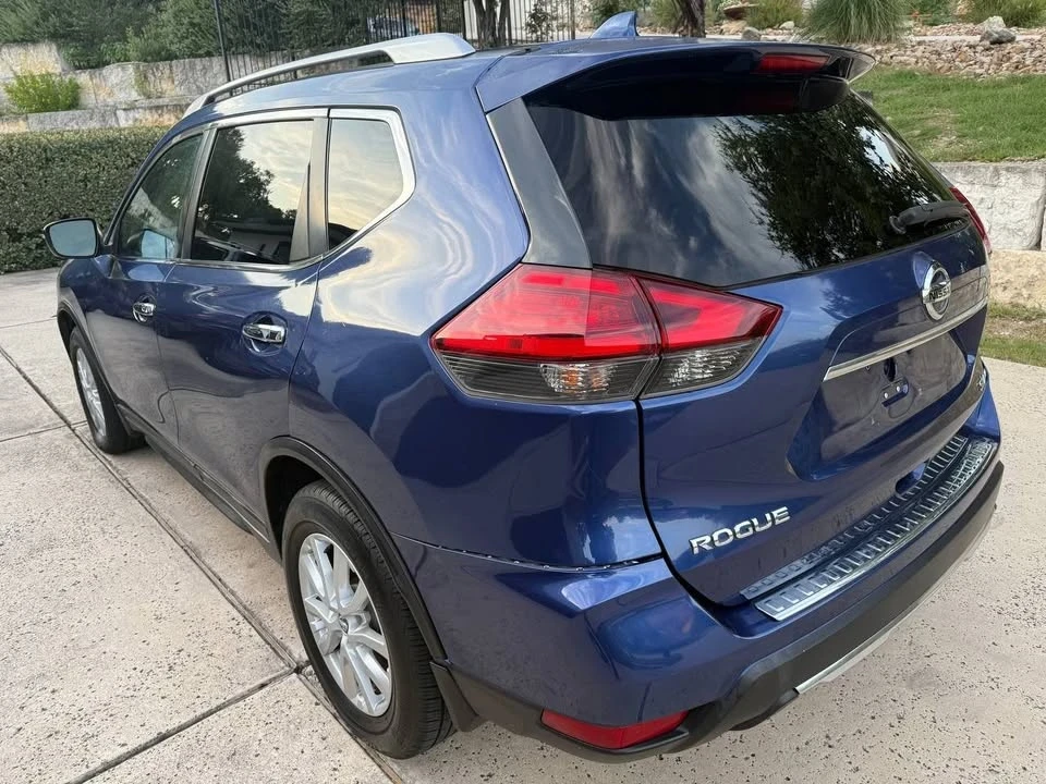 2017 Nissan Rogue - Image 7 of 19