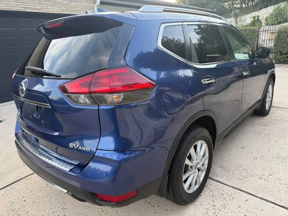 2017 Nissan Rogue - Image 5 of 19