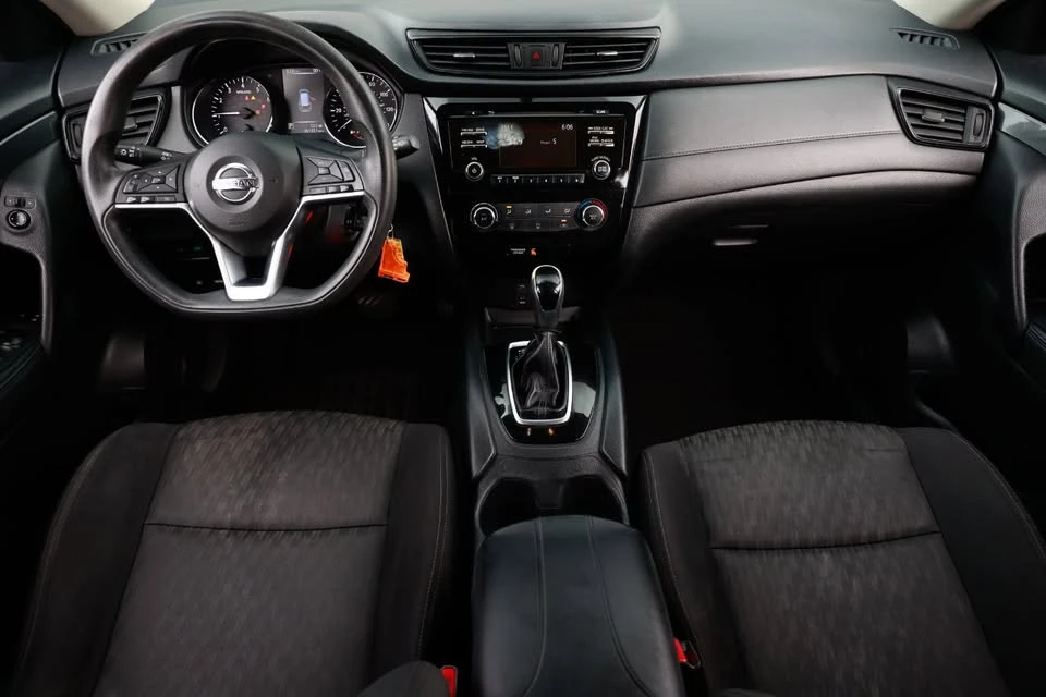 2017 Nissan Rogue - Image 10 of 10