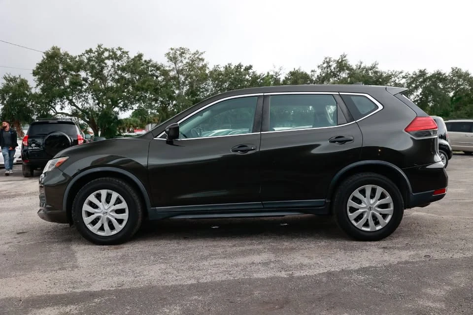 2017 Nissan Rogue - Image 3 of 10