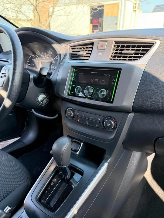 2017 Nissan Sentra 7th Gen - Image 13 of 18