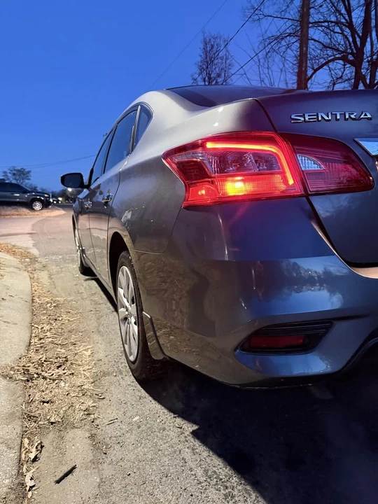 2017 Nissan Sentra 7th Gen - Image 15 of 18