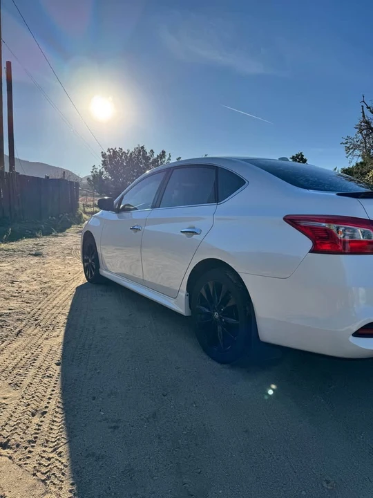 2017 Nissan Sentra 7th Gen - Image 4 of 19