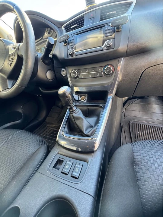 2017 Nissan Sentra 7th Gen - Image 9 of 19