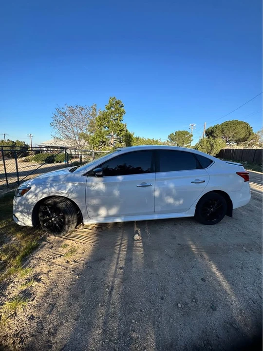 2017 Nissan Sentra 7th Gen - Image 15 of 19