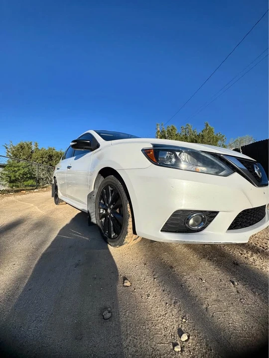 2017 Nissan Sentra 7th Gen - Image 11 of 19