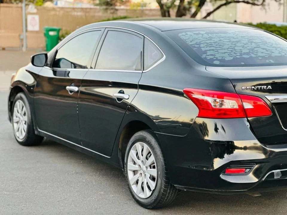 2017 Nissan Sentra 7th Gen - Image 4 of 11