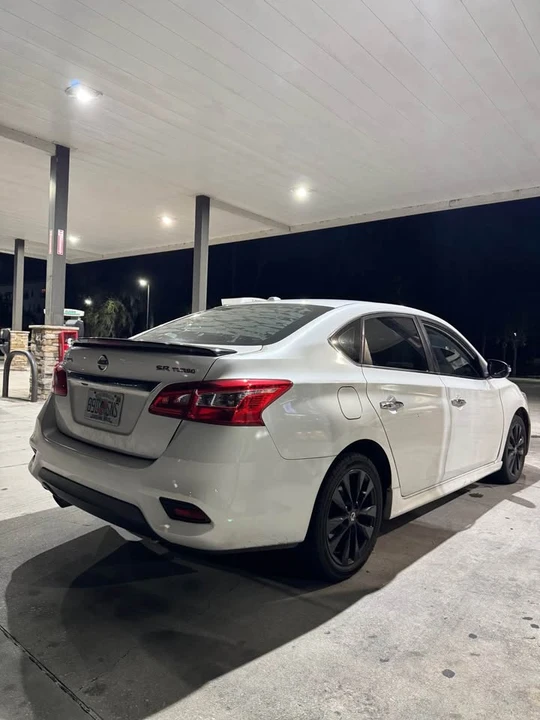 2017 Nissan Sentra 7th Gen - Image 4 of 5