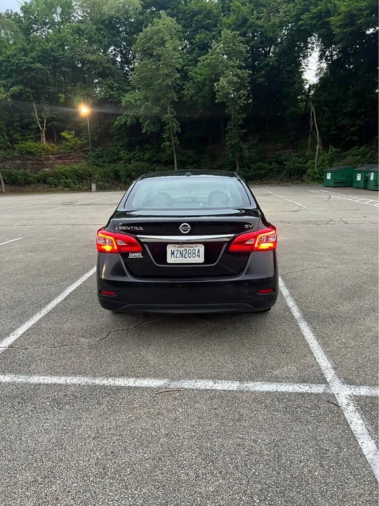 2017 Nissan Sentra 7th Gen - Image 5 of 10