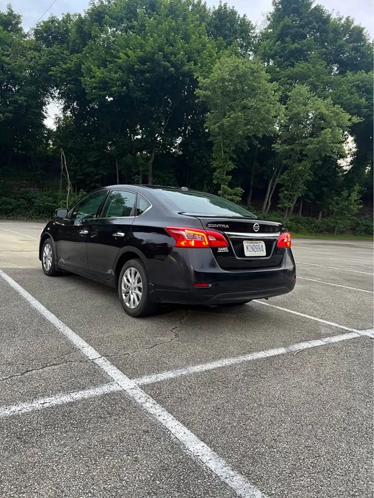 2017 Nissan Sentra 7th Gen - Image 4 of 10