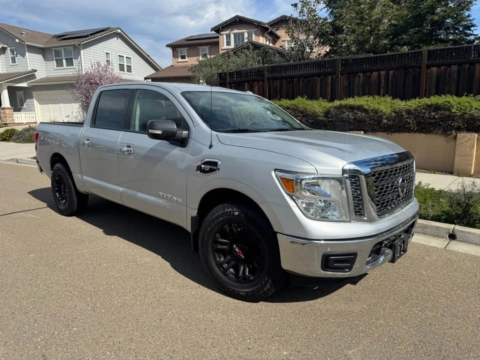 2017 Nissan Titan 2nd Gen - Image 2 of 8