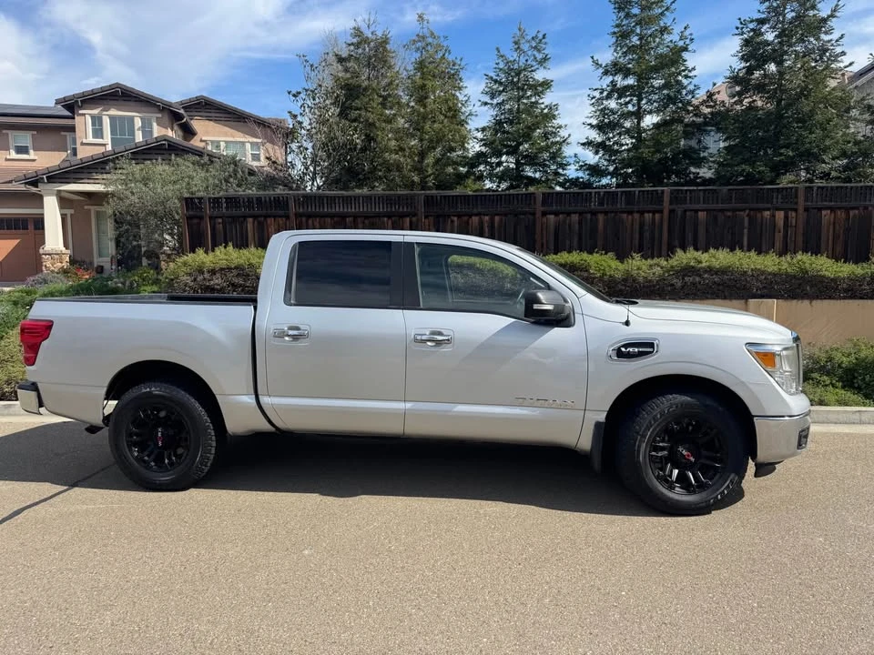 2017 Nissan Titan 2nd Gen - Image 6 of 8