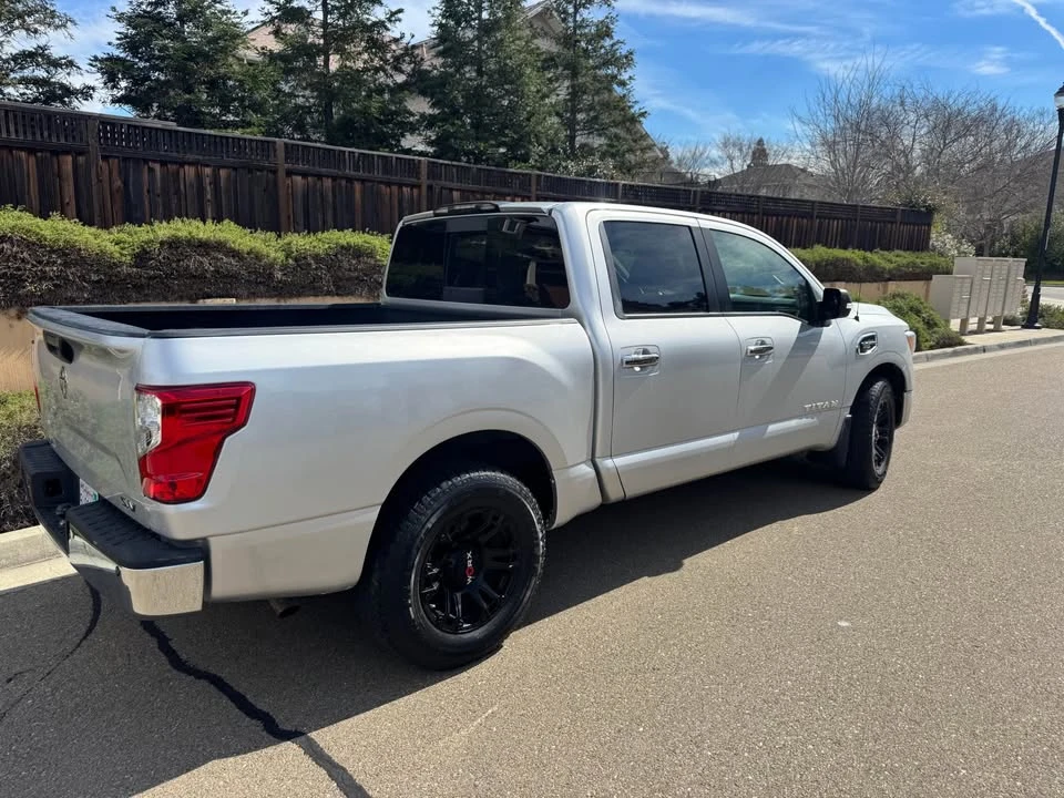 2017 Nissan Titan 2nd Gen - Image 5 of 8