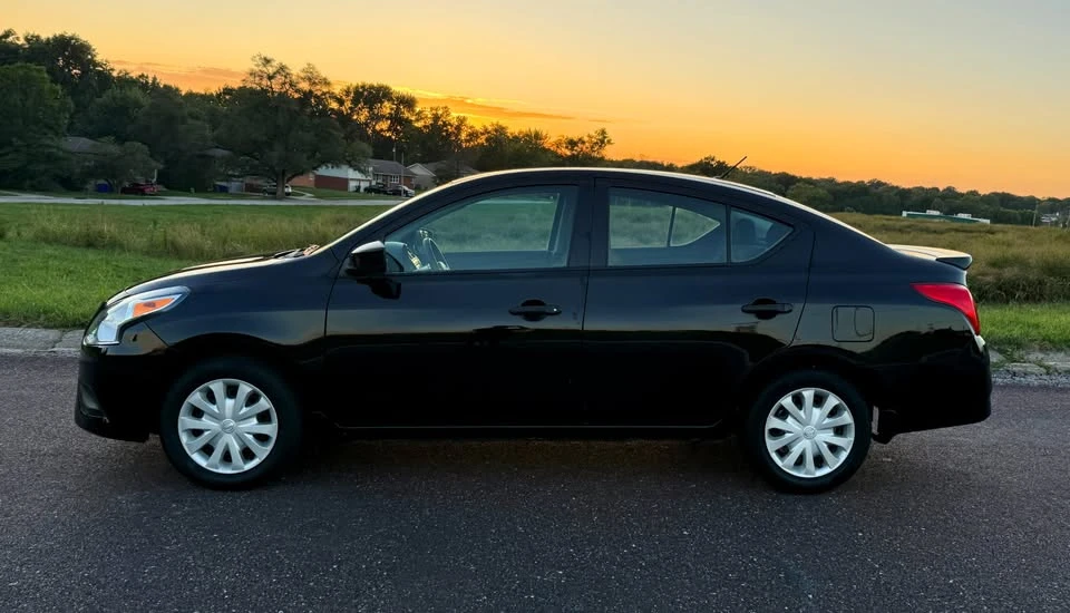 2017 Nissan Versa - Image 2 of 11