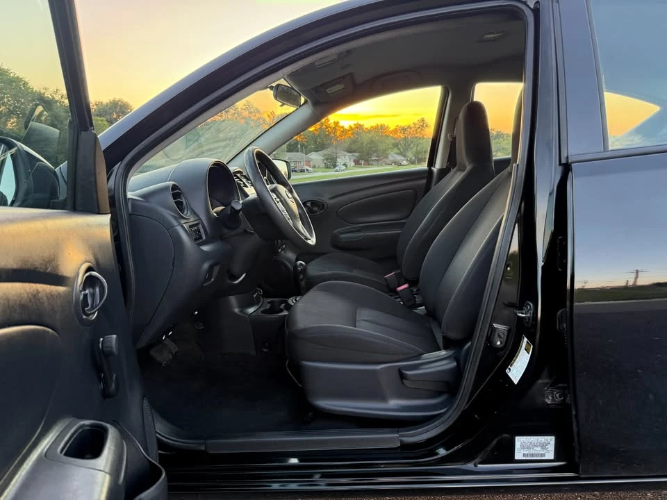 2017 Nissan Versa - Image 6 of 11