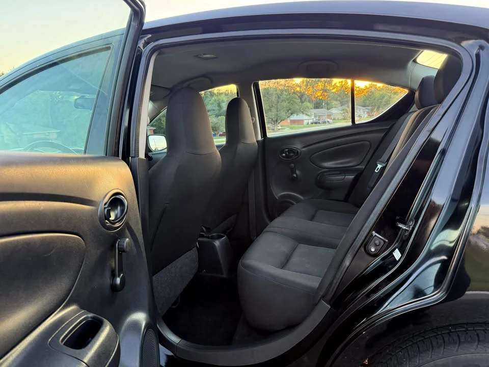 2017 Nissan Versa - Image 7 of 11