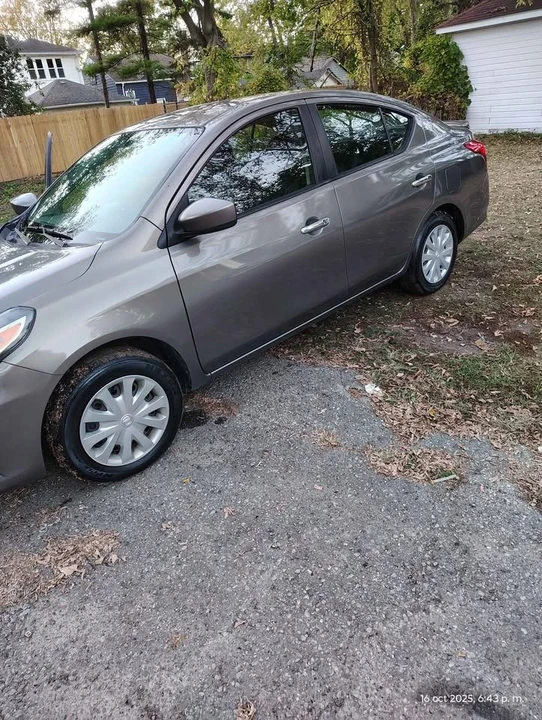 2017 Nissan Versa - Image 7 of 12