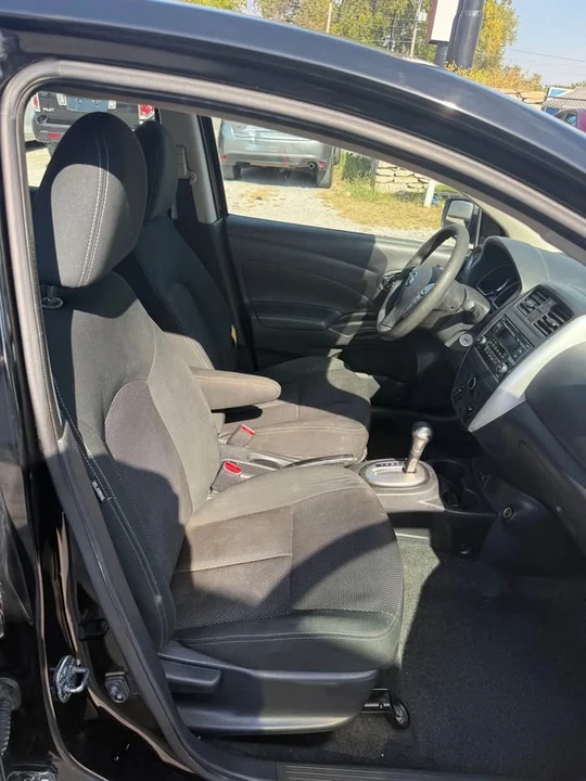 2017 Nissan Versa - Image 10 of 12