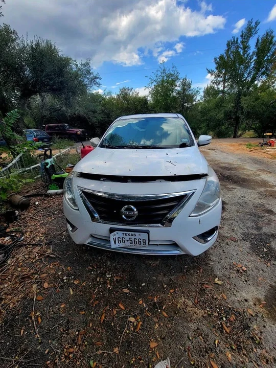 2017 Nissan Versa - Image 4 of 4