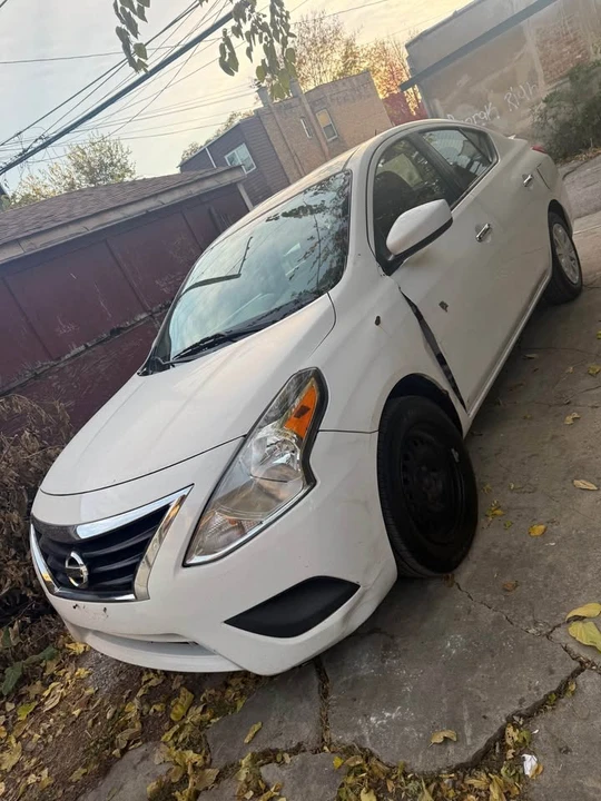 2017 Nissan Versa - Image 2 of 9