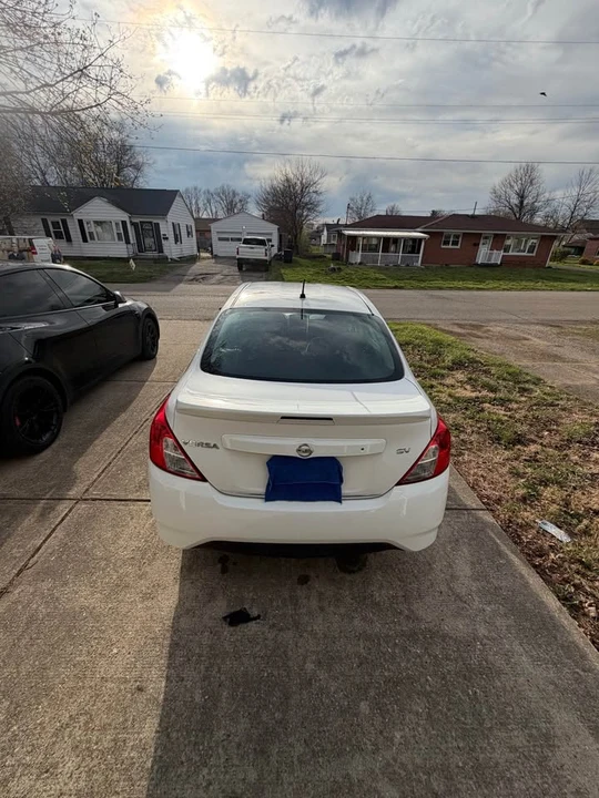 2017 Nissan Versa - Image 11 of 18