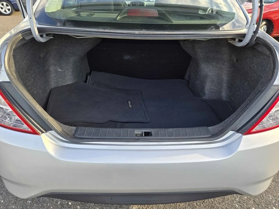 2017 Nissan Versa - Image 7 of 15