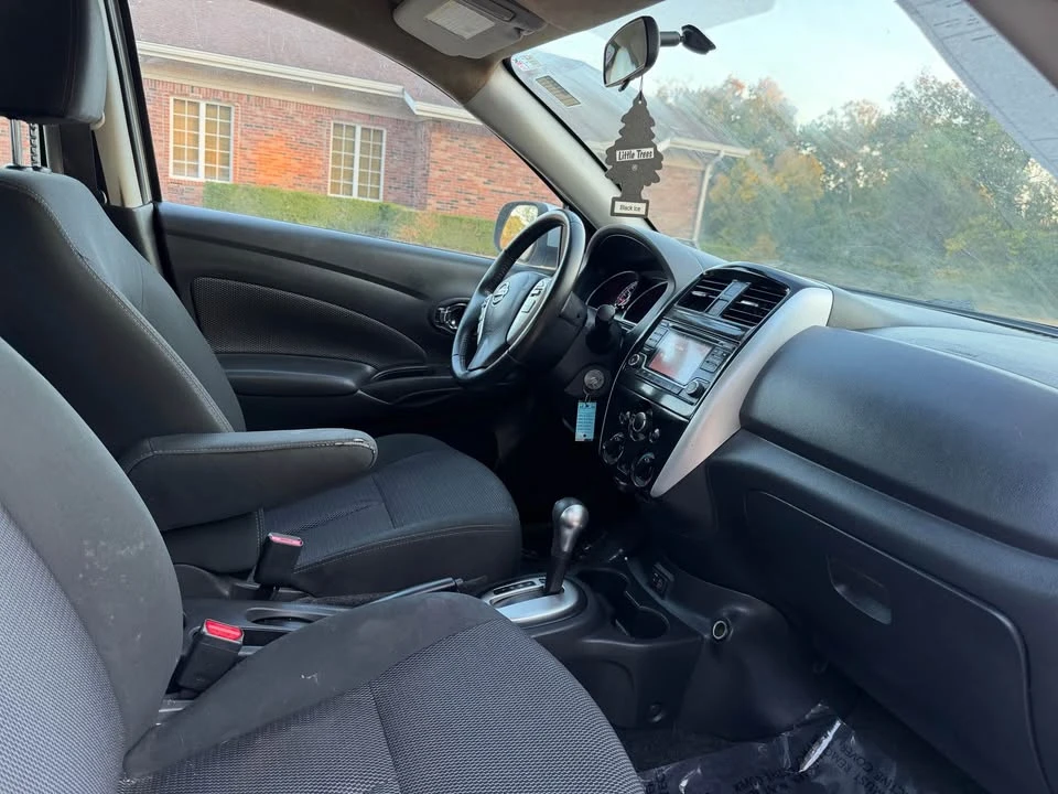 2017 Nissan Versa - Image 10 of 12
