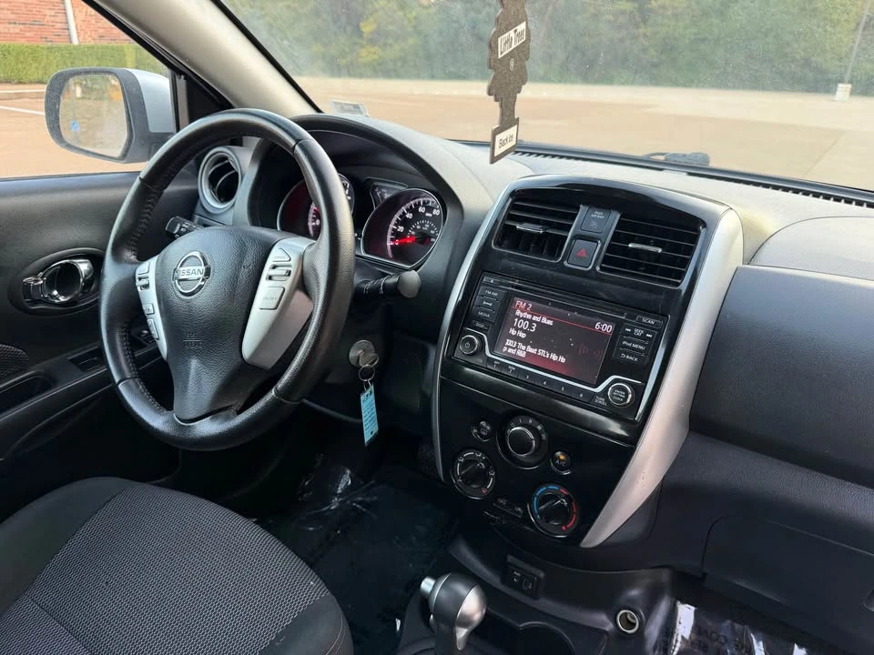 2017 Nissan Versa - Image 11 of 12