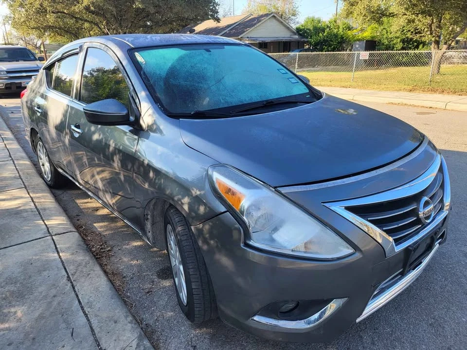 2017 Nissan Versa - Image 5 of 5