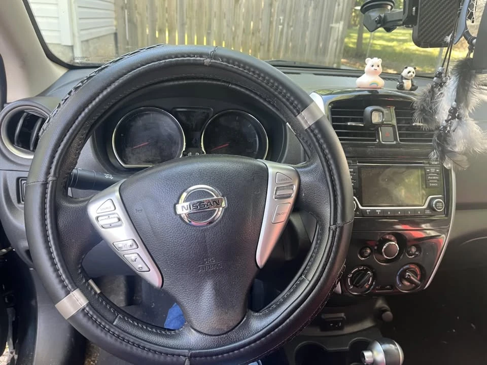 2017 Nissan Versa - Image 11 of 12