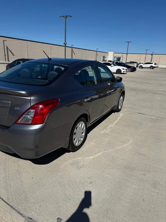 2017 Nissan Versa - Image 5 of 9