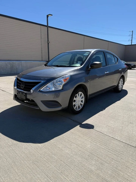 2017 Nissan Versa - Image 2 of 9