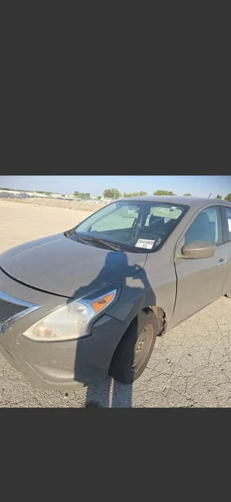 2017 Nissan Versa - Image 5 of 6