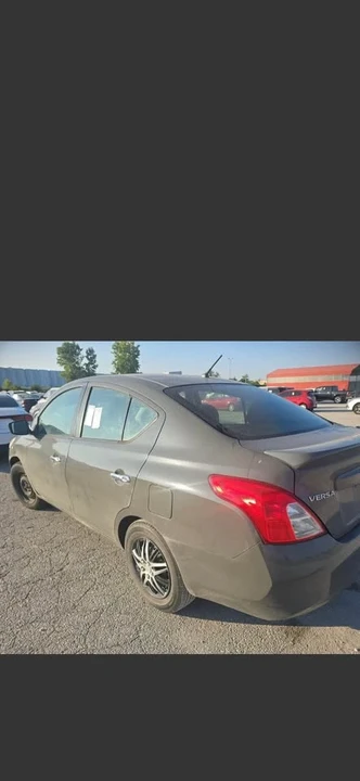 2017 Nissan Versa - Image 4 of 6