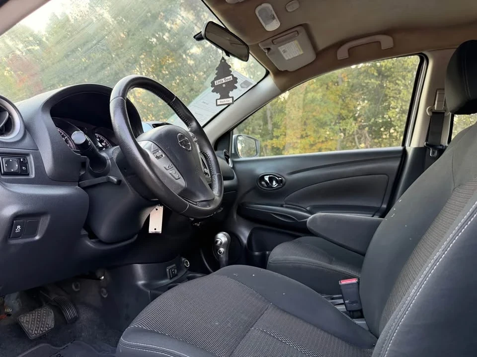 2017 Nissan Versa - Image 9 of 10