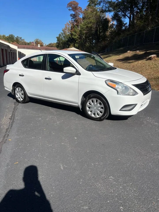 2017 Nissan Versa - Image 6 of 13