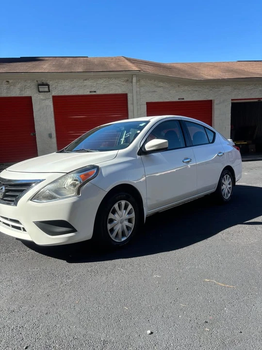 2017 Nissan Versa - Image 5 of 13