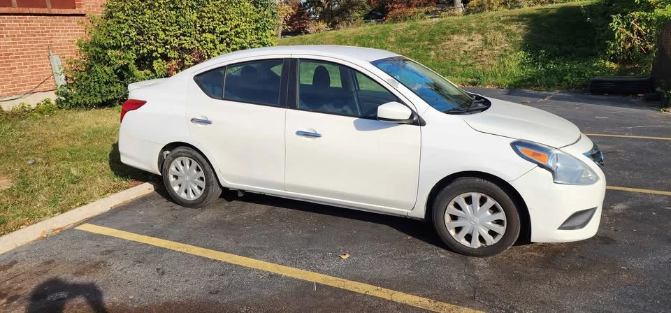 2017 Nissan Versa - Image 4 of 7