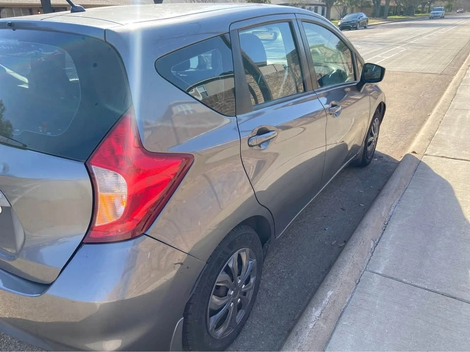 2017 Nissan Versa - Image 5 of 10