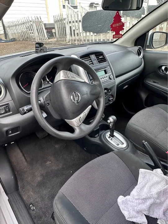2017 Nissan Versa - Image 4 of 4