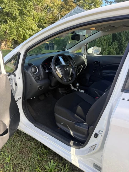 2017 Nissan Versa - Image 6 of 11