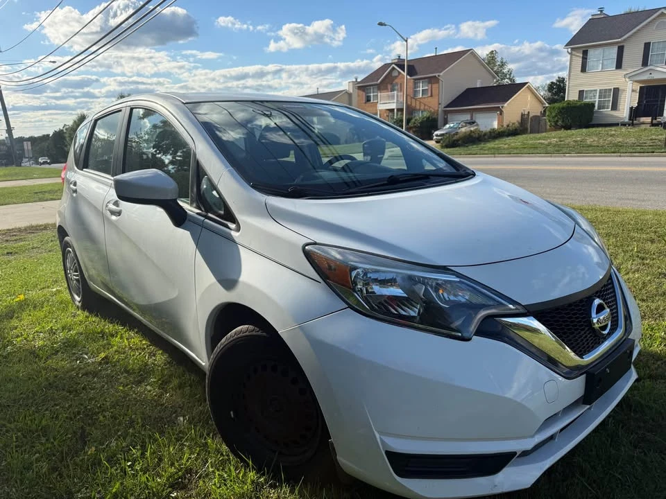2017 Nissan Versa - Image 4 of 11