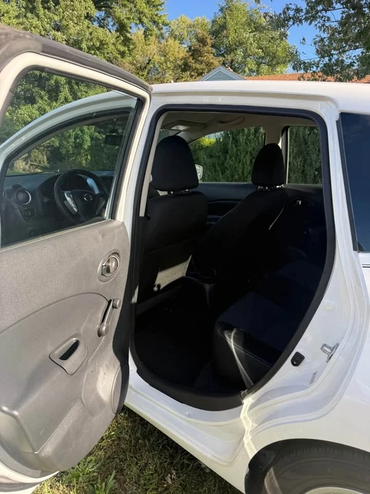 2017 Nissan Versa - Image 6 of 10