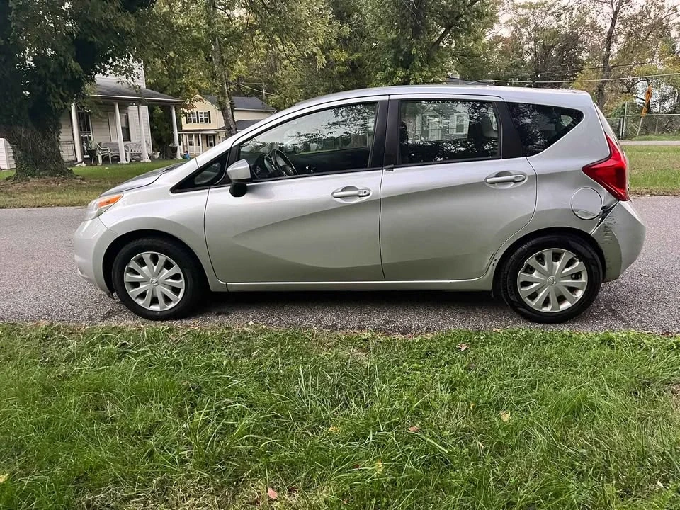 2017 Nissan Versa - Image 9 of 13