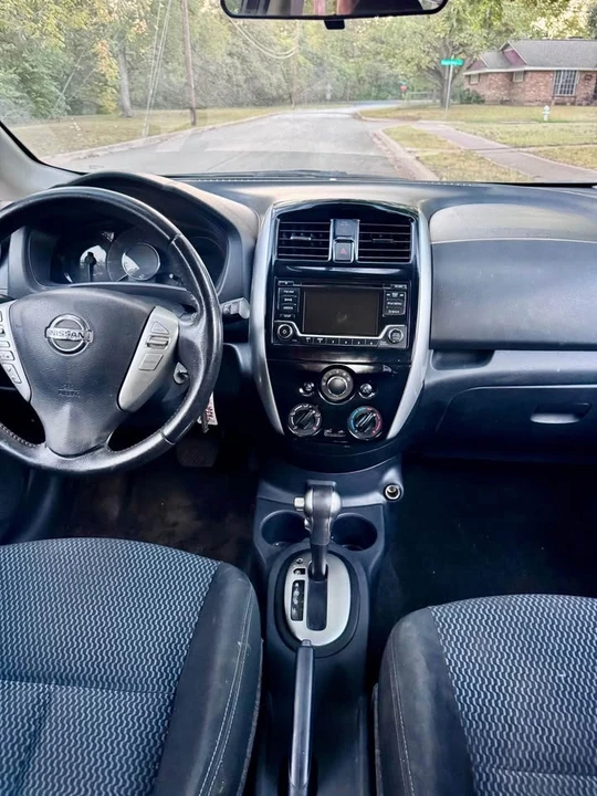 2017 Nissan Versa - Image 4 of 12